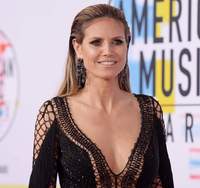 Heidi Klum Longsleeve T-shirt #3789589