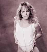 Helen Hunt Longsleeve T-shirt #3818670