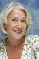 Helen Mirren Longsleeve T-shirt #2233202