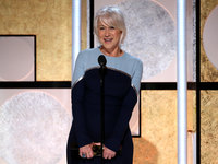Helen Mirren Longsleeve T-shirt #3267366
