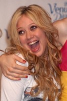 Hilary Duff Longsleeve T-shirt #1296177