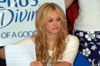 Hilary Duff Longsleeve T-shirt #1296182