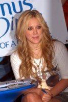 Hilary Duff Longsleeve T-shirt #1296188
