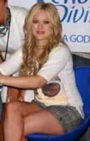 Hilary Duff Longsleeve T-shirt #1296223