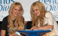 Hilary Duff Longsleeve T-shirt #1296242