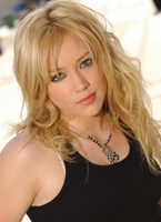Hilary Duff Longsleeve T-shirt #2050535