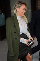 Hilary Duff Sweatshirt #2763609
