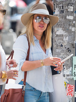 Hilary Duff Sweatshirt #2763637