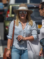 Hilary Duff Longsleeve T-shirt #2764602