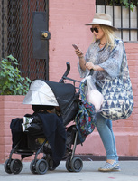 Hilary Duff Longsleeve T-shirt #2765470