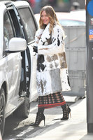 Hilary Duff Sweatshirt #3208328