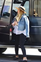 Hilary Duff Sweatshirt #3303946