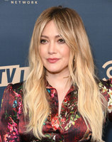 Hilary Duff Longsleeve T-shirt #3854822