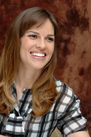Hilary Swank Longsleeve T-shirt #2331675