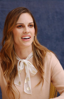 Hilary Swank Longsleeve T-shirt #2398034