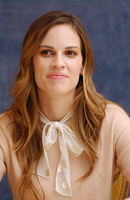 Hilary Swank Longsleeve T-shirt #2398038