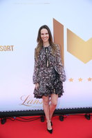 Hilary Swank Longsleeve T-shirt #3855868