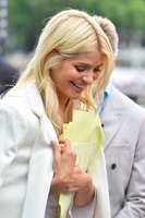 Holly Willoughby magic mug #G1064759
