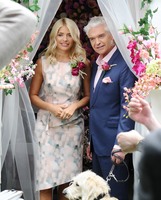 Holly Willoughby magic mug #G1064861