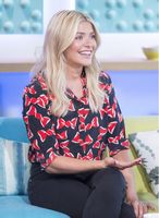 Holly Willoughby magic mug #G1064869