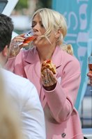 Holly Willoughby Longsleeve T-shirt #2822941