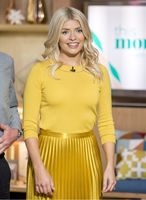 Holly Willoughby Sweatshirt #2823015