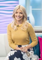 Holly Willoughby Sweatshirt #2823213