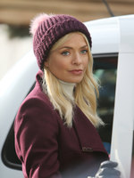 Holly Willoughby Longsleeve T-shirt #2823262