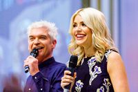 Holly Willoughby Longsleeve T-shirt #2823279