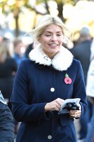 Holly Willoughby Sweatshirt #2823374