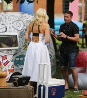 Holly Willoughby Sweatshirt #2823466