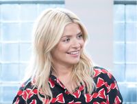 Holly Willoughby magic mug #G1065638
