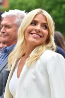 Holly Willoughby Longsleeve T-shirt #2823544