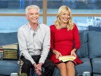 Holly Willoughby hoodie #3157891