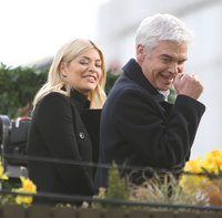 Holly Willoughby Sweatshirt #3157933