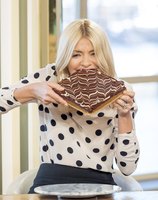 Holly Willoughby Sweatshirt #3158009