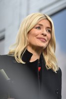 Holly Willoughby magic mug #G1400113