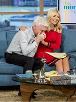 Holly Willoughby magic mug #G1400114