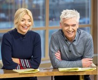 Holly Willoughby Longsleeve T-shirt #3158050