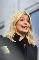 Holly Willoughby Longsleeve T-shirt #3158070