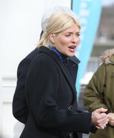 Holly Willoughby Sweatshirt #3158173