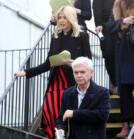 Holly Willoughby Longsleeve T-shirt #3158283