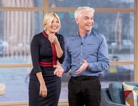 Holly Willoughby longsleeve t-shirt #3166380