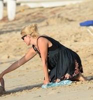 Holly Willoughby longsleeve t-shirt #3166382