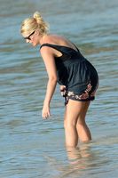 Holly Willoughby t-shirt #3166443