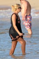 Holly Willoughby t-shirt #3166514