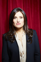 Idina Menzel Longsleeve T-shirt #2376780