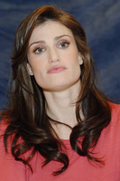 Idina Menzel Longsleeve T-shirt #2400567