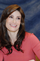 Idina Menzel Longsleeve T-shirt #2400568