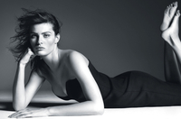 Isabeli Fontana Longsleeve T-shirt #2410553